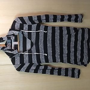 No Boundaries v neck lightweight sweater Women's Medium black & silver w hood
